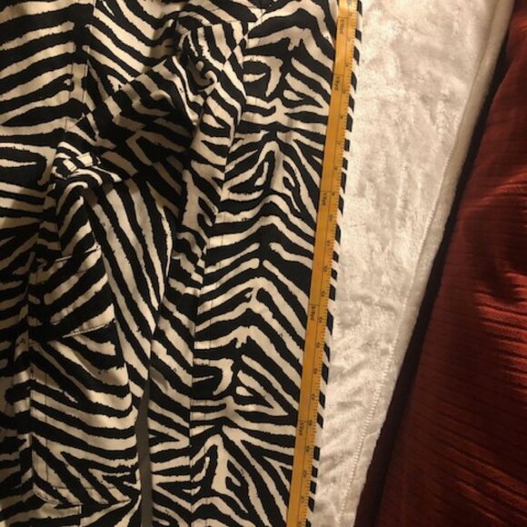 Michael Kors Women’s Zebra Print Cotton Belted Trench Coat; Size Large - Picture 13 of 16